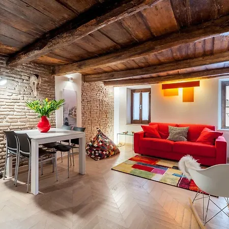 Roma Monti Apartmán *